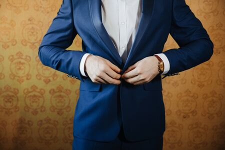 Clothing the buttonhole of the jacket