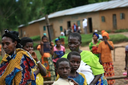 DR CONGO - NOV 2ND : Refugees cross from DR Congo into Uganda at the border village of Busanza in Kisoro district on 2nd November 2008のeditorial素材