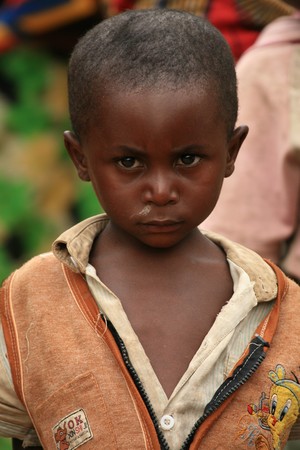 DR CONGO - NOV 2ND : Refugees cross from DR Congo into Uganda at the border village of Busanza in Kisoro district on 2nd November 2008のeditorial素材