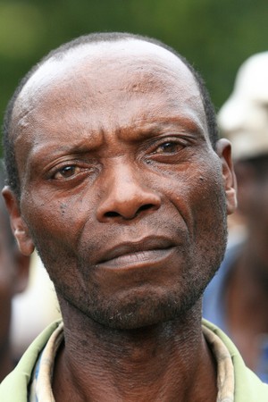 DR CONGO - NOV 2ND : Refugees cross from DR Congo into Uganda at the border village of Busanza in Kisoro district on 2nd November 2008のeditorial素材