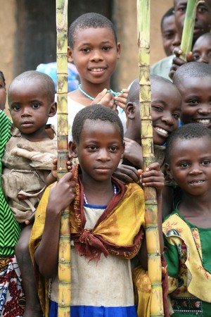 DR CONGO - NOV 2ND : Refugees cross from DR Congo into Uganda at the border village of Busanza in Kisoro district on 2nd November 2008のeditorial素材