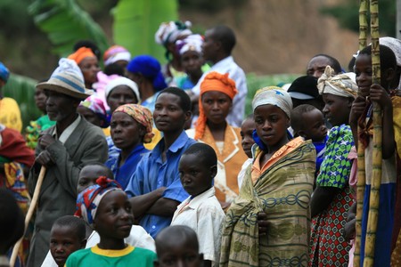 DR CONGO - NOV 2ND : Refugees cross from DR Congo into Uganda at the border village of Busanza in Kisoro district on 2nd November 2008のeditorial素材