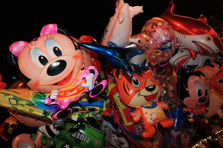 BANGKOK - DEC 5: People buy Novelty Balloons at the King's Birthday Celebration - Bangkok, Thailand 5th December 2010)のeditorial素材