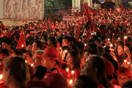 BANGKOK - DEC 10: Red Shirts - At least 10,000 anti-government protesters return to the streets of Bangkok's at Democracy Monument to make themselves heard on December 10, 2010 in Bangkok 
のeditorial素材