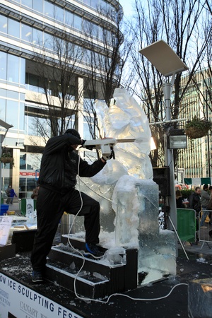 LONDON, UK - JANUARY 13 : International Ice Sculpting Festival 2012のeditorial素材