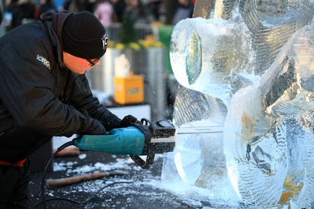 LONDON, UK - JANUARY 13 : International Ice Sculpting Festival 2012のeditorial素材