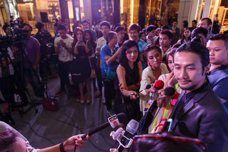 BANGKOK - FEBRUARY 19 2014: Toon (Athiwara Khongmalai) - Lead Singer of Bodyslam at MTV Exit Press Conference held in Central World Plaza Bangkok for upcoming charity concert in Udon Thai, Thailandのeditorial素材