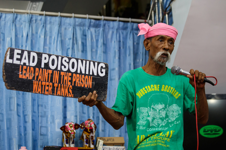 MANDALAY, MYANMAR - JUNE 25 2015: Moutache brother Lu Maw, perform a politically sensitive comedy show which has gaine recognition Mandalay, Myanmar.のeditorial素材