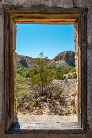 Remains of an old abandoned house at the Rio Grande, Big Bend NP, USAの写真素材