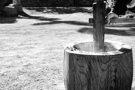 Pounding mochi early in the morning before the new year, a Japanese traditionの写真素材