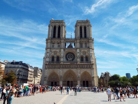 Paris, France - 08 10 2015: Notre Damme in the Summer before the fireのeditorial素材