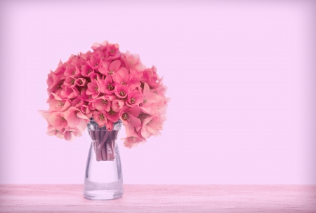 Vintage spring flowers in vase, copy space for your textの写真素材