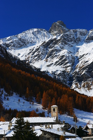 Le val Varaita dans les Alpes italiennesの写真素材
