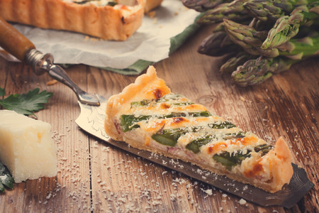 Asparagus quiche with pecorino and baconの写真素材