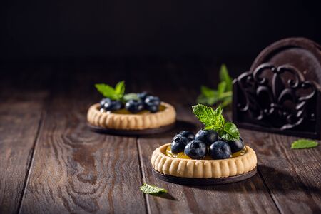 Homemade shortbread tartlet with blieberriesの写真素材