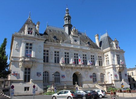 NIORT, FRANCE, JULY 17 2017: The impressive white stone Town Hall of Niort. The renaissance style building is still the administrative centre for the town.のeditorial素材