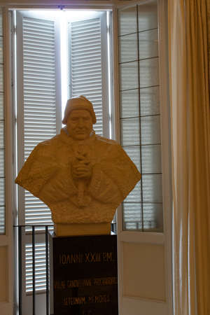 Rome 8 March 2020. The Vatican gardens of the papal residence, well-kept fountains and trees.のeditorial素材