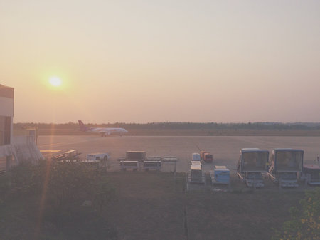 Plane on the run wayの素材