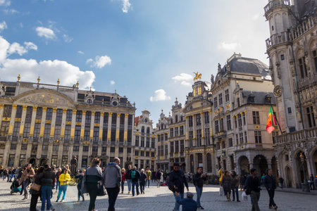 BRUSSELS, BELGIUM - Tourists at the Grand Place of Brussels  MARCH 26 2018:  on March 26,2018 in Brussels, Belgiumのeditorial素材