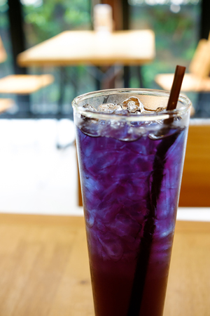 Butterfly pea and lemongrass mixture juiceの写真素材