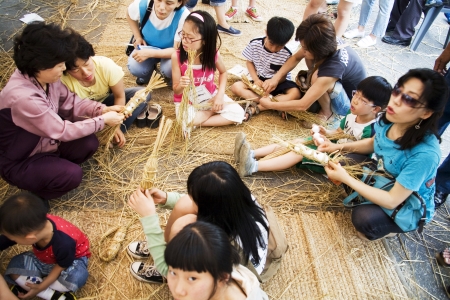 traditional festivals in south korea,Bupyeong Pungmullori Festival のeditorial素材