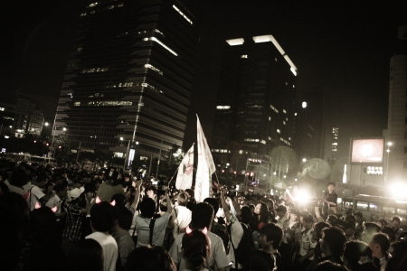 Crowds rally in South Korea demonstration in Seoul  Plaza のeditorial素材