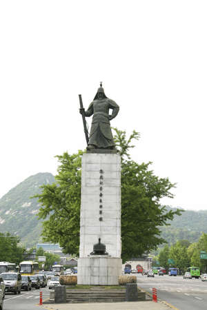 Statue of Admiral Yi Sun-shin  in  Gwanghwamun  Squareのeditorial素材