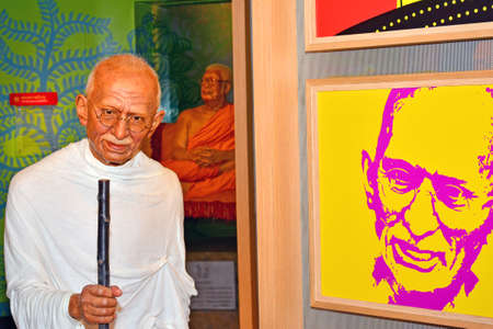 BANGKOK, TH - DEC 13: Mahatma Gandhi wax figure at Madame Tussauds on December 13, 2016 in Bangkok, Thailand.のeditorial素材