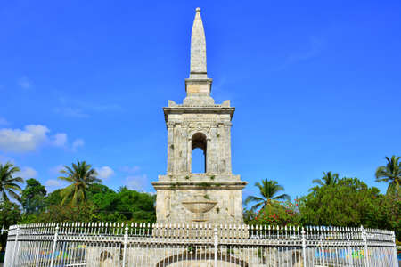 CEBU, PH - OCT. 8: Magellan marker on October 8, 2016 in Lapu Lapu City, Cebu, Philippines. The Magellan Marker was erected in 1866 to mark the spot where the great explorer died.のeditorial素材