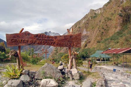 ZAMBALES, PH-OCT 5: Crater of Mount Pinatubo signage on October 5, 2015 in Zambales, Philippines. Lake Pinatubo is the summit crater lake of Mt. Pinatubo formed after its eruption on June 1991.のeditorial素材