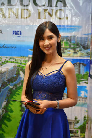 PASAY, PH - NOV 30 - Car show female model at Manila Auto Salon car show on November 30, 2018 in Pasay, Philippines.のeditorial素材