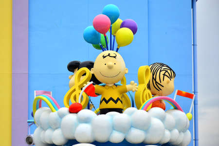 OSAKA, JP - APRIL 7 - Snoopy studios sign and statue at Universal Studios Japan on April 7, 2017 in Osaka, Japan.のeditorial素材