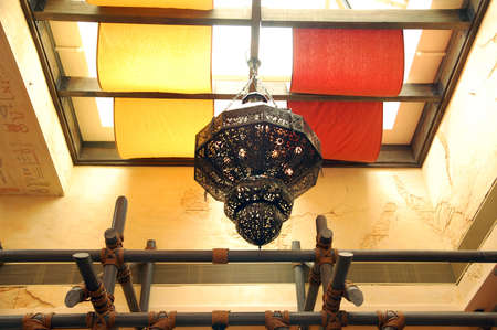 SENTOSA, SG - APRIL 5 - Universal Studios Singapore Oasis spice cafe chandelier lamp on April 5, 2012 in Sentosa, Singapore.のeditorial素材