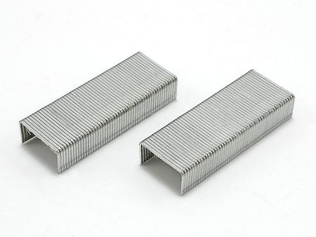 Small metal staple wire chisel point use as cartridge for stapler
