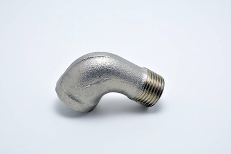 Metal pipe fitting use for water pipe connection