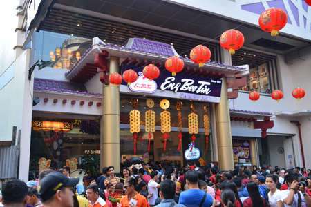 MANILA, PH - FEB 5 - People gather during Chinese new year on February 5, 2019 in Manila, Philippines.のeditorial素材