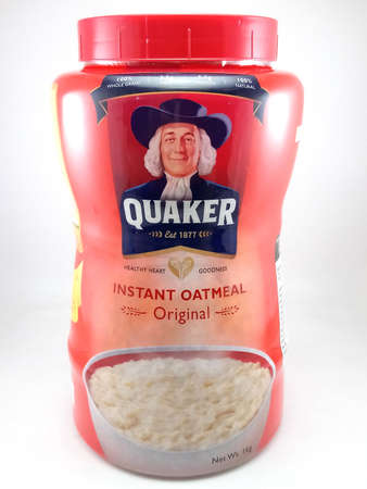 MANILA, PH - SEPT 7 - Quaker instant oatmeal original on September 7, 2020 in Manila, Philippines.のeditorial素材