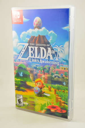 MANILA, PH - SEPT 10 - Zelda links awakening nintendo switch game cartridge case on September 10, 2020 in Manila, Philippines.のeditorial素材