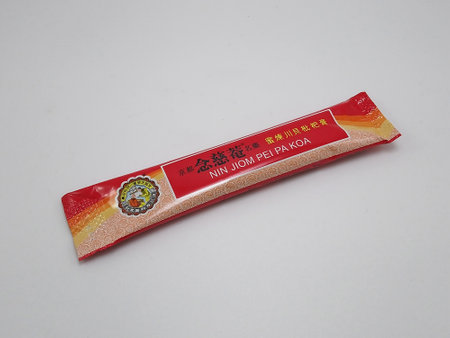 MANILA, PH - SEPT 25 - Nin jom pei pa koa cough syrup sachet on September 25, 2020 in Manila, Philippines.のeditorial素材