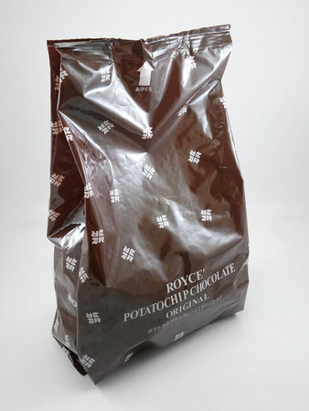 MANILA, PH - OCT 27 - Royce potato chip chocolate original on October 27, 2020 in Manila, Philippines.のeditorial素材