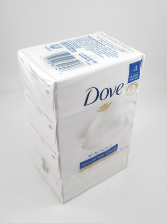MANILA, PH - OCT 27 - Dove white beauty bar soap on October 27, 2020 in Manila, Philippines.のeditorial素材
