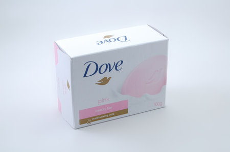 MANILA, PH - JULY 16 - Dove pink beauty bar moisturizing soap on July 16, 2021 in Manila, Philippines.のeditorial素材