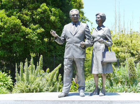 Statue of pastor sir douglas and lady gladys Nicholls  in Parliament Gardens in Melbourne in Australiaのeditorial素材