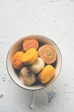 Besan, Gram or chickpea flour or powder is a pulse flour made from a variety of ground chickpea known as Bengal gram. popular ingredient for Pakora/pakoda or bajji snack. Selective focusの写真素材
