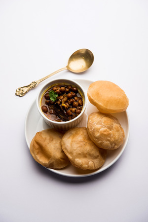 Chole puri or chana masala with fried pooriの写真素材
