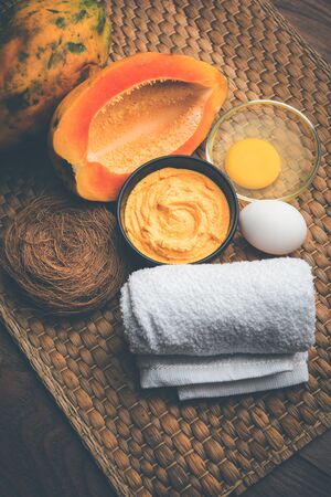 Papaya Face mask for acne treatment, selective focusの写真素材
