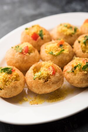 Sev puri - Indian snack and a type of chaat. Popular in Mumbai/pune from Maharashtra. it's a roadside food also served as a starter in restaurantsの写真素材