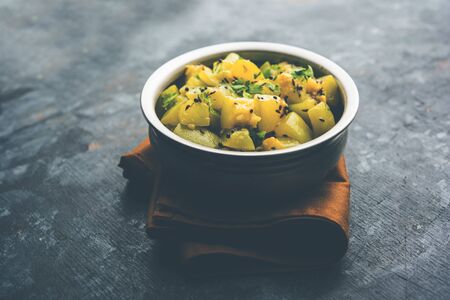 Lauki/doodhi ki soothe Sabji also known as bottle gourd dry sabzi. served in a bowl or karahi. selective focusの写真素材
