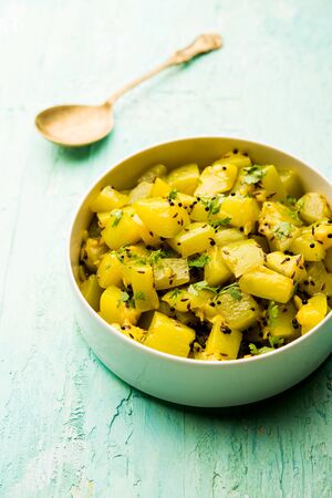 Lauki/doodhi ki soothe Sabji also known as bottle gourd dry sabzi. served in a bowl or karahi. selective focusの写真素材