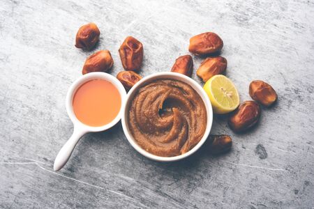 Dates face mask for supple, smooth and clear skin with ingredients like fresh raw khajoor, lemon and honey.の写真素材